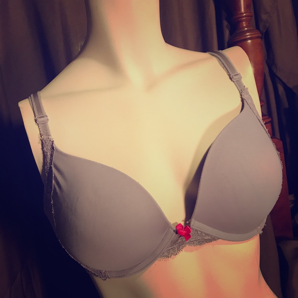 VICTORIA SECRET 36B BRA